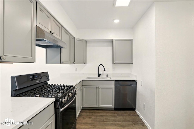 961 E Dellwood St, Wasilla, AK 99654 - kitchen featuring black gas range oven, a sink, dishwasher, gray cabinets, and recessed lighting