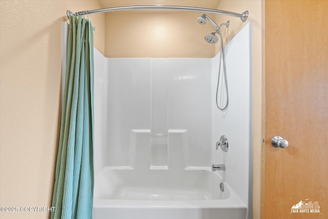 241 N Pasture Pl, Palmer, AK 99645 - bathroom featuring shower / tub combo