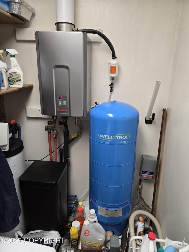 35515 King Salmon Ave, Soldotna, AK 99669 - utility room with water heater