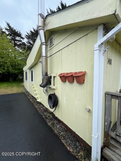 1411 Mission Rd, Kodiak, AK 99615 - view of side of home