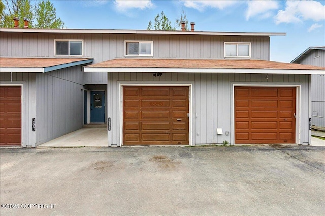 view of front of property with a shingled roof