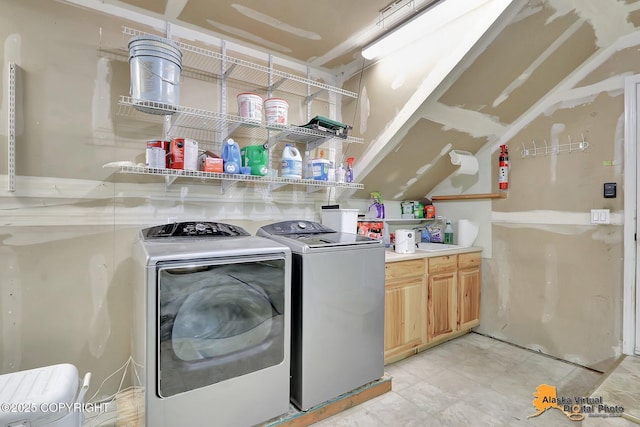 3233 Tayshee Cir, Anchorage, AK 99504 - laundry room featuring washer and clothes dryer