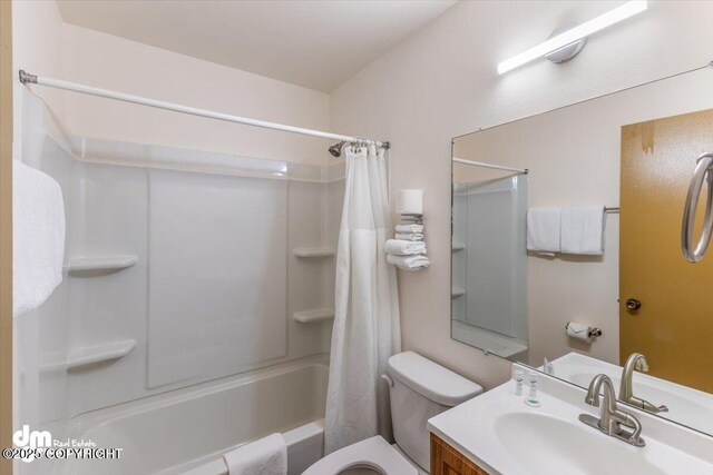 147 E Pioneer Ave, Homer, AK 99603 - full bathroom featuring toilet, shower / bathtub combination with curtain, and vanity