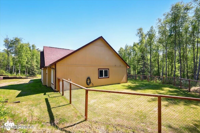 6325 S Hayfield Rd, Wasilla, AK 99654 - view of side of home with a shingled roof