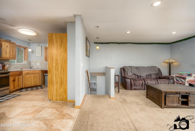 639 E Beaver Ave, Palmer, AK 99645 - living area with recessed lighting