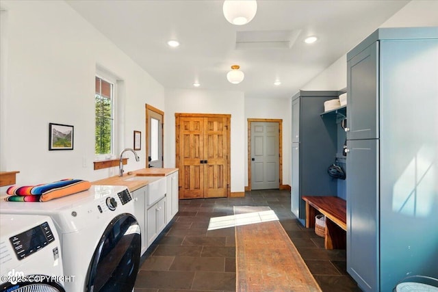 7350 E Narnia Cir, Palmer, AK 99645 - laundry area featuring cabinet space, independent washer and dryer, and recessed lighting