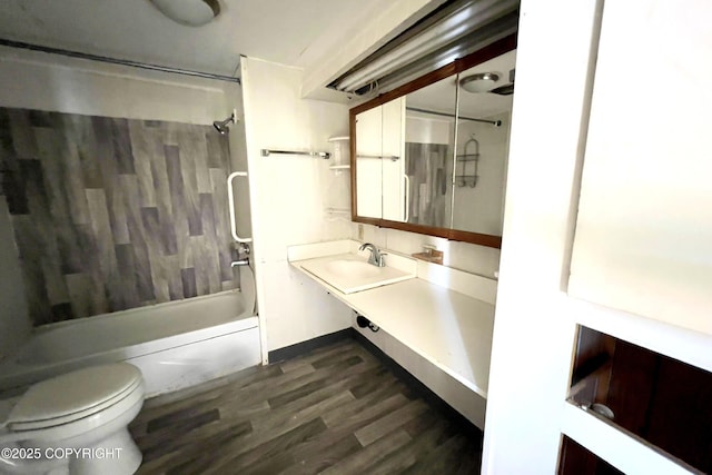 450 Noview Ave, Homer, AK 99603 - full bath with toilet, washtub / shower combination, vanity, and wood finished floors
