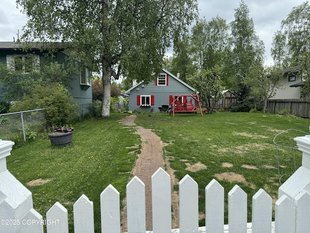 2527 Cottonwood St, Anchorage, AK 99508 - view of yard