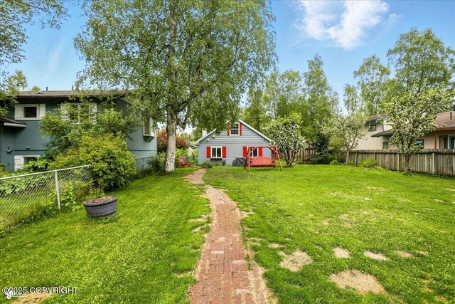 2527 Cottonwood St, Anchorage, AK 99508 - view of yard