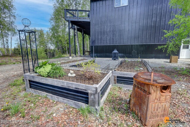 16111 E Nosey Ave, Talkeetna, AK 99676 - view of yard featuring a garden