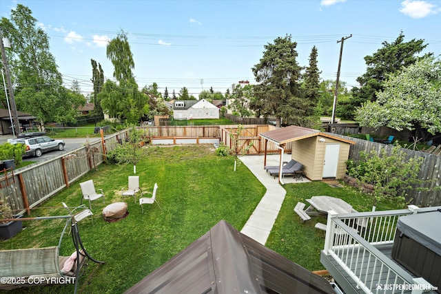 1310 G St, Anchorage, AK 99501 - view of yard