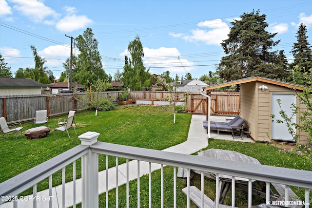 1310 G St, Anchorage, AK 99501 - view of yard