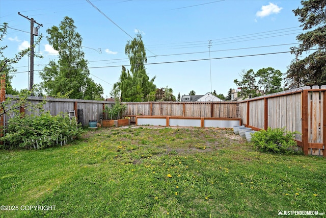 1310 G St, Anchorage, AK 99501 - view of yard