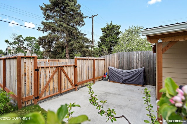 1310 G St, Anchorage, AK 99501 - view of patio / terrace with a gate