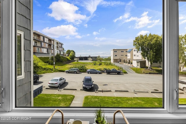 824 O Pl, Anchorage, AK 99501 - view of balcony