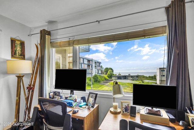 824 O Pl, Anchorage, AK 99501 - office space with plenty of natural light