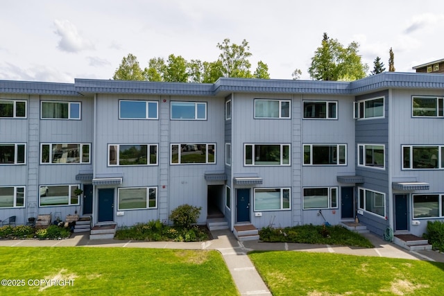 824 O Pl, Anchorage, AK 99501 - view of property with entry steps