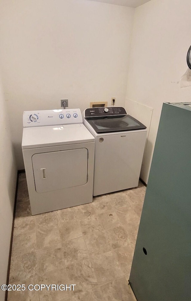 301 Teal Way, Kodiak, AK 99615 - laundry room with independent washer and dryer