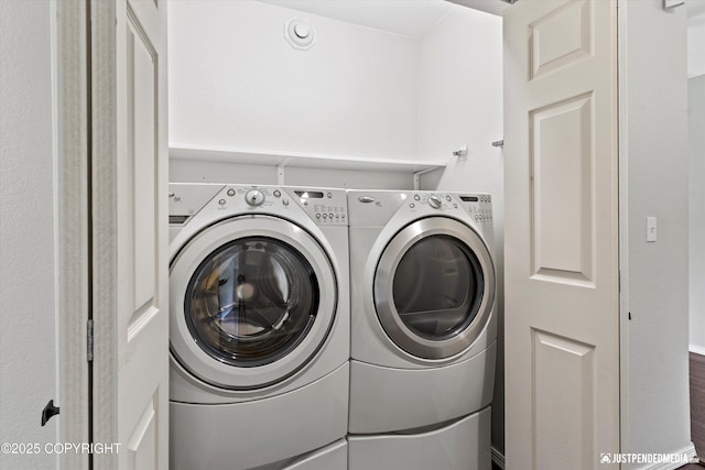 4470 E Birchwood Dr, Wasilla, AK 99654 - laundry area featuring washer and dryer