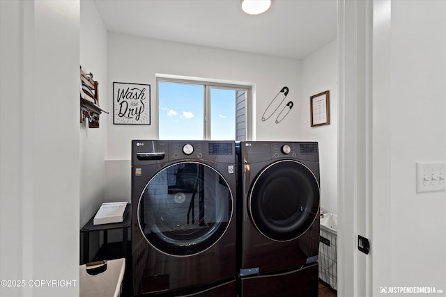 7864 Crane Cir, Anchorage, AK 99502 - laundry area with independent washer and dryer