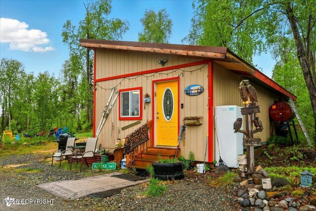 9637 N Buckingham Palace Rd, Willow, AK 99688 - view of outbuilding featuring entry steps