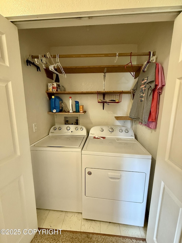 4941 E Rhubarb Cir, Wasilla, AK 99654 - laundry room featuring independent washer and dryer
