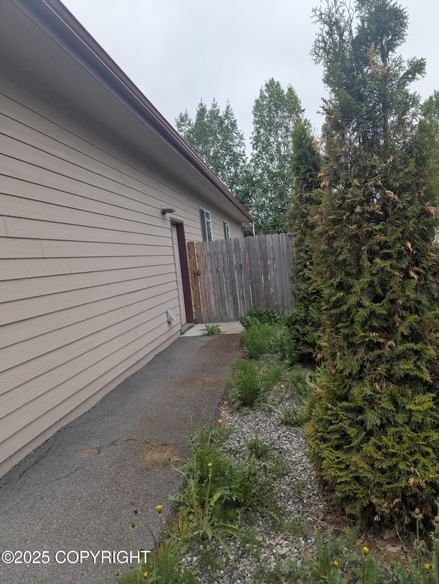7324 Zurich St, Anchorage, AK 99507 - view of home's exterior