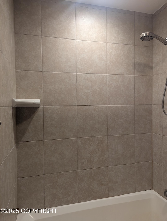 7324 Zurich St, Anchorage, AK 99507 - full bath featuring shower / washtub combination