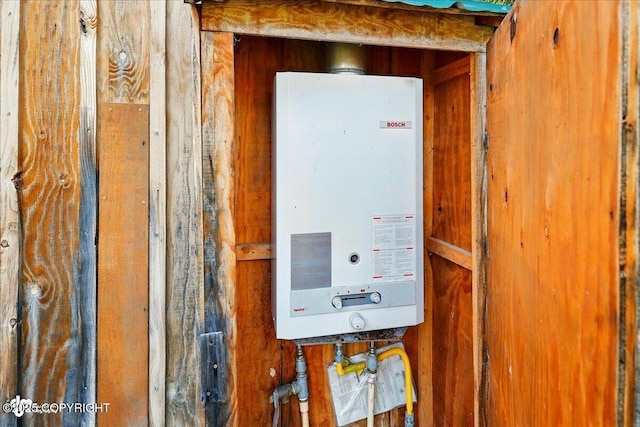 13364 Sterling Hwy, Ninilchik, AK 99639 - utility room with water heater