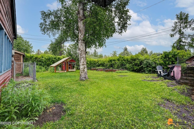 3200 E 15th Ave, Anchorage, AK 99508 - view of yard featuring an outdoor structure