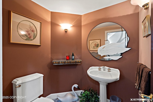 9900 Hillhaven Cir, Anchorage, AK 99507 - bathroom featuring toilet