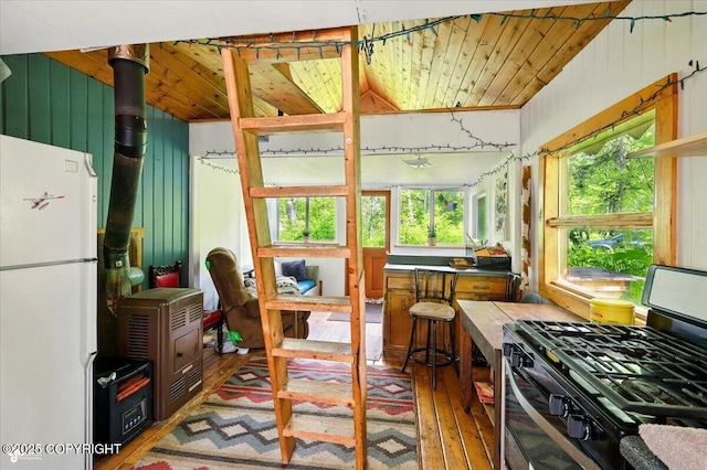 23069 Christiansen Lake Rd, Talkeetna, AK 99676 - view of sunroom / solarium