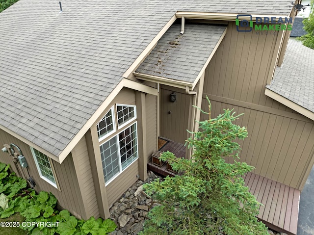 11240 E Equestrian St, Palmer, AK 99645 - entrance to property featuring a shingled roof