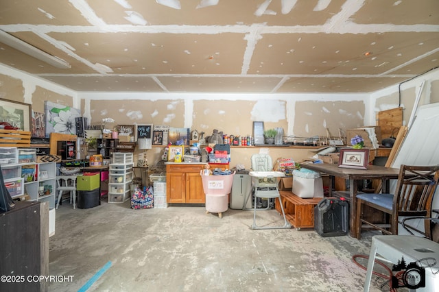 3501 N Calder Rd, Wasilla, AK 99654 - interior space with concrete flooring