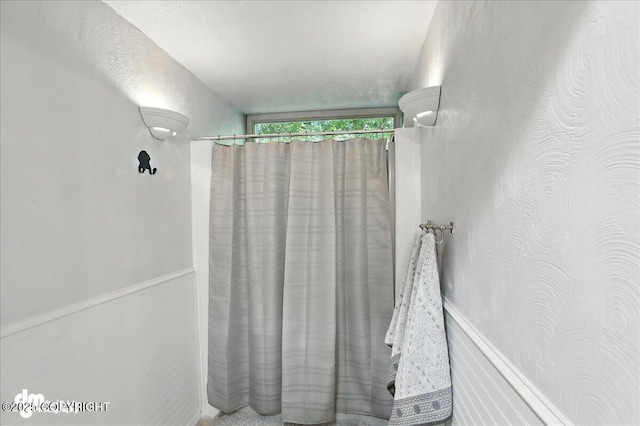 19360 Chugach Park Dr, Chugiak, AK 99567 - full bath featuring curtained shower