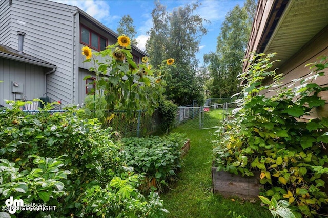 6340 Habicht Ct, Anchorage, AK 99504 - view of yard with a garden