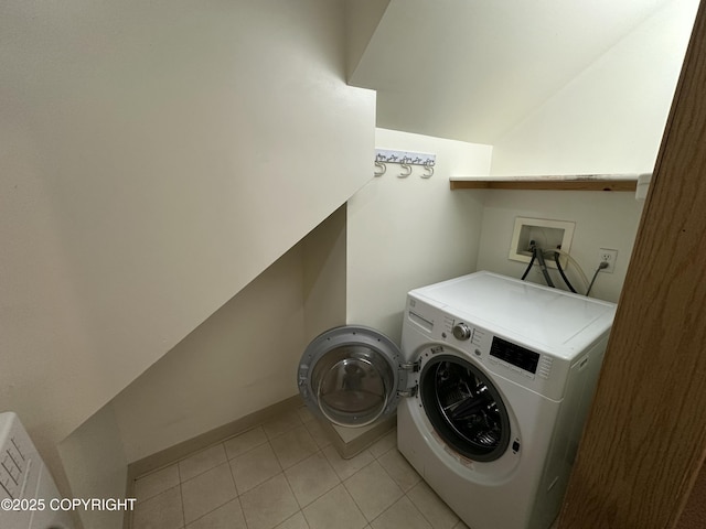 10821 E Valley Crest Dr, Palmer, AK 99645 - laundry area featuring washer / clothes dryer and light tile patterned floors