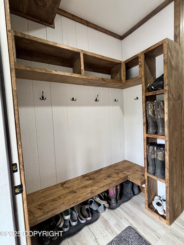 11157 S Berut Rd, Palmer, AK 99645 - mudroom with wood finished floors
