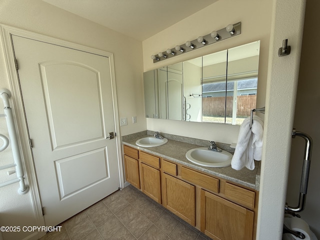123 Green Valley St, Soldotna, AK 99669 - full bathroom featuring double vanity