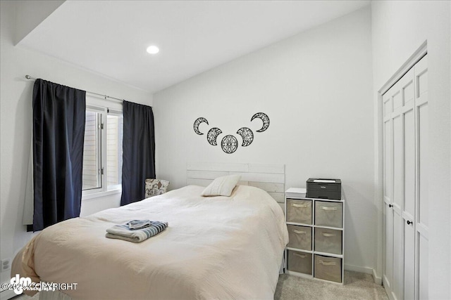 6622 Lakeway Dr, Anchorage, AK 99502 - bedroom featuring carpet floors, a closet, and recessed lighting