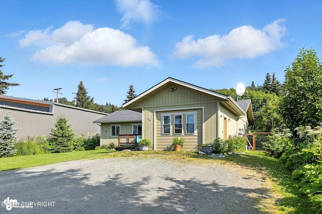196 W Fairview Ave, Homer, AK 99603 - view of front of home featuring a wooden deck