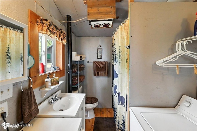 57541 Clam Diggers Ave, Clam Gulch, AK 99568 - full bath featuring washer / dryer and vanity