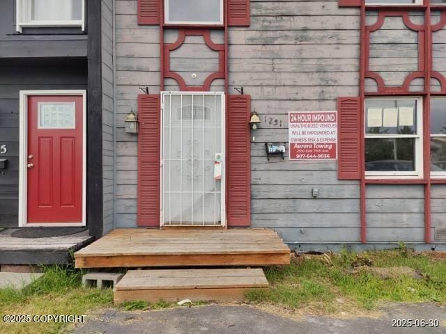 1251 Elegante Ln, Anchorage, AK 99501 - photo 2