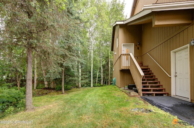 7862 Spruce St Unit 7B, Anchorage, AK 99507 - view of green lawn