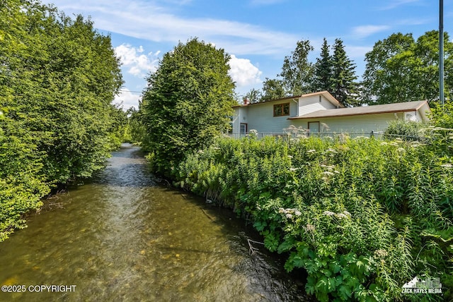 1521 Cache Dr, Anchorage, AK 99507 - view of front of property