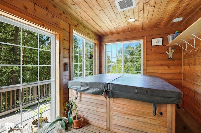 2436 N Hope Cir, Palmer, AK 99645 - sunroom / solarium featuring a jacuzzi