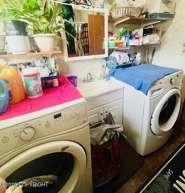 515 Maple Ave, Kodiak, AK 99615 - laundry area with cabinet space and separate washer and dryer
