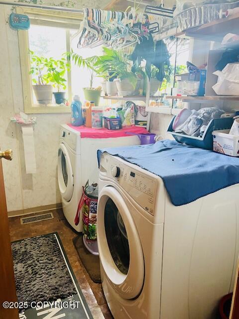 515 Maple Ave, Kodiak, AK 99615 - laundry area featuring washer and dryer
