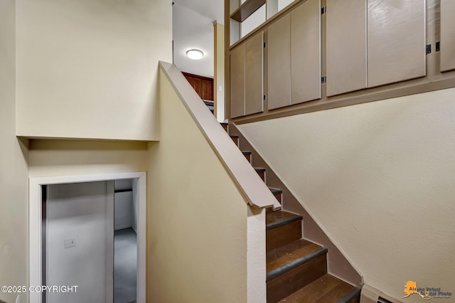 3223 Madison Way, Anchorage, AK 99508 - view of stairs