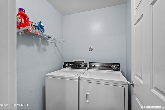 1786 E Neil Cir # 4, Wasilla, AK 99654 - laundry room featuring washing machine and dryer
